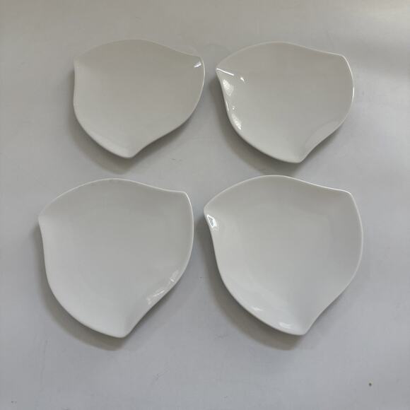 Crate & Barrel Set of 4 Triangle Appetizer Plates White Modern Desert - Picture 2 of 7